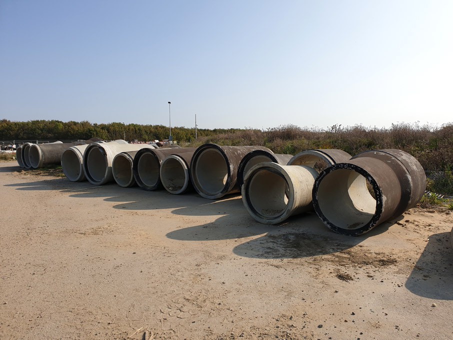 24x various size concrete pipes up to 1200x2500mm