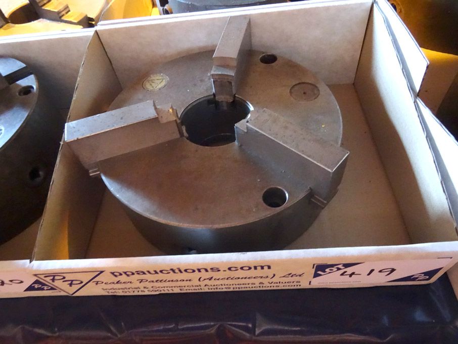 250mm dia 3 jaw chuck  - lot located at: KingsClif...