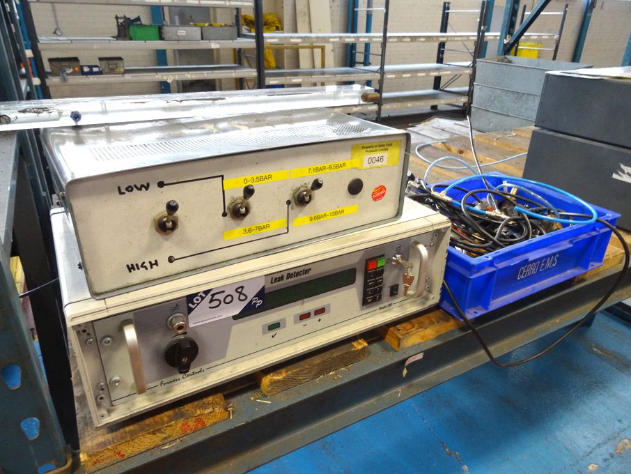 Furness Controls 290 leak detector with equipment