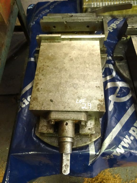 Similar 9" machine vice - Lot Located at: Whaley B...